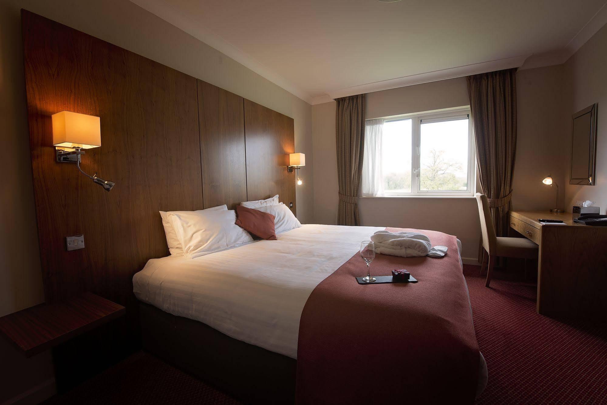 Horwood House Hotel Milton Keynes Exterior photo